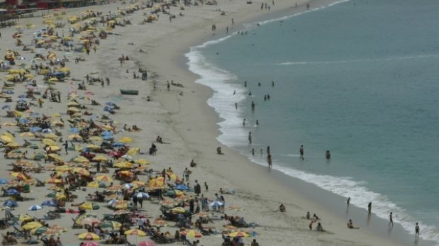 Uso de bloqueadores, lentes y sombreros no debe ser solo en la playa